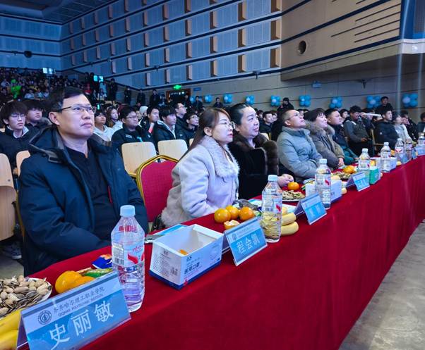 fc582b6d1bd8b3cf3c68ec7d16e04a4b